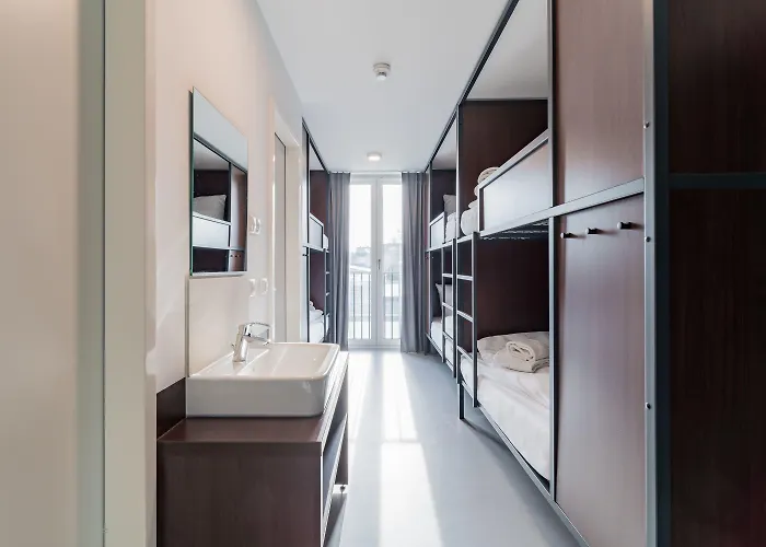 Nena بيت شباب برلين